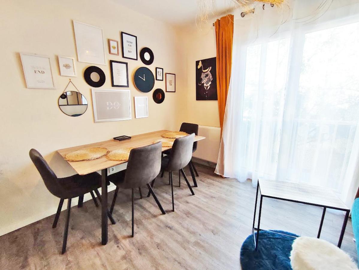 L'Escampette, Duplex T3, Centre Luchon, Wifi, Casier A Skis, 4 Personnes Bagnères-de-Luchon Eksteriør bilde